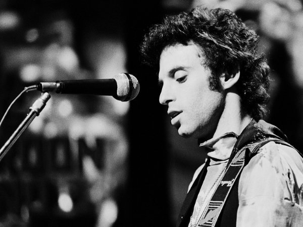 nils-lofgren-100~_v-HintergrundL.jpg