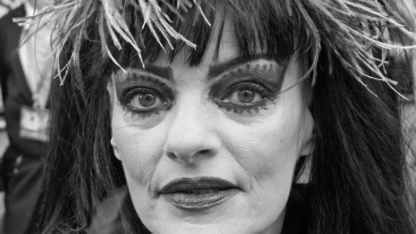 Nina-Hagen_Denis-Barthel_CC-BY-SA-3.0.jpg