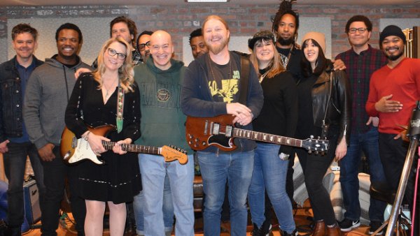 TedeschiTrucksEricHolland2 (1).jpg